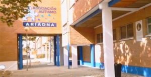 Federación autismo visita a la asociación ARIADNA Salamanca